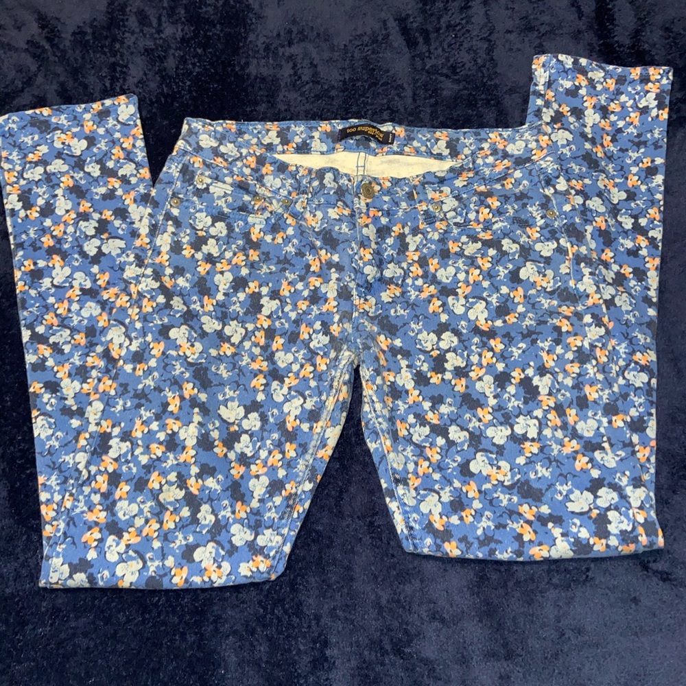 🔮3 for $20🔮Levi’s 524 skinny floral